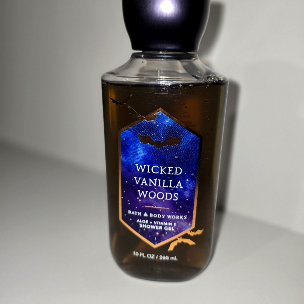 Bath & Body Works Wicked Vanilla Woods Body Wash 10 oz NEW